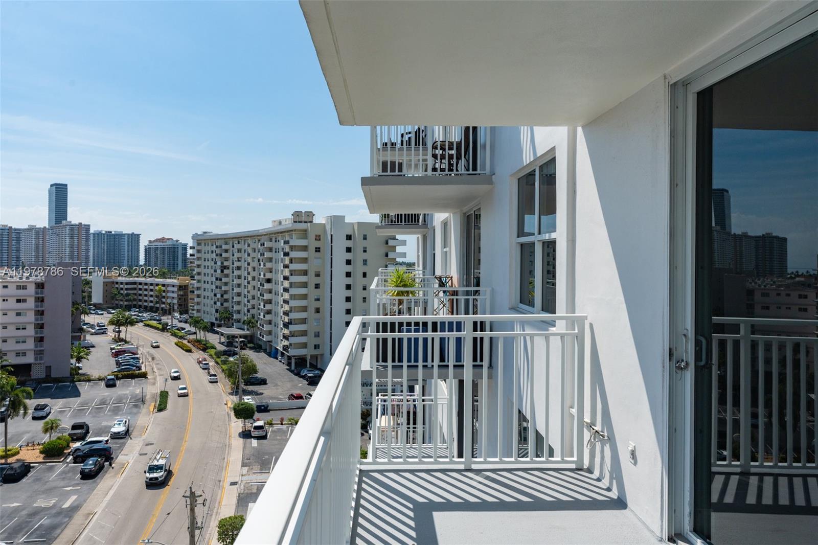 427 Golden Isles Dr 9G