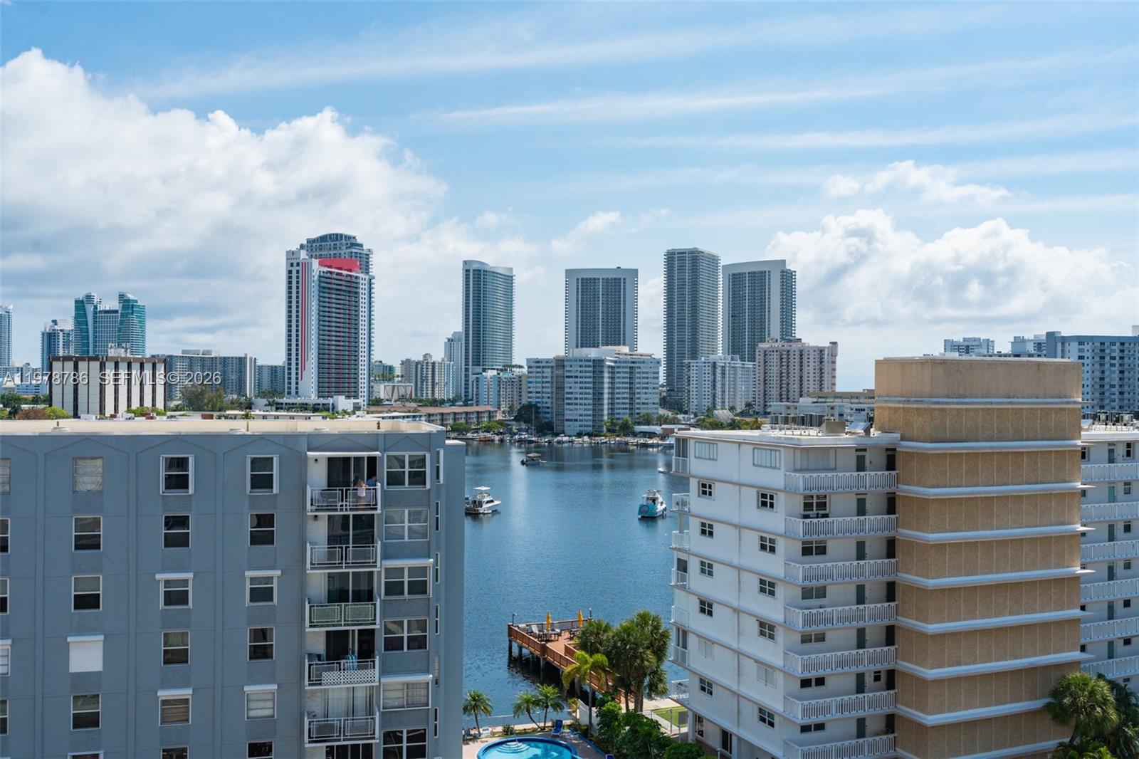 427 Golden Isles Dr 9G