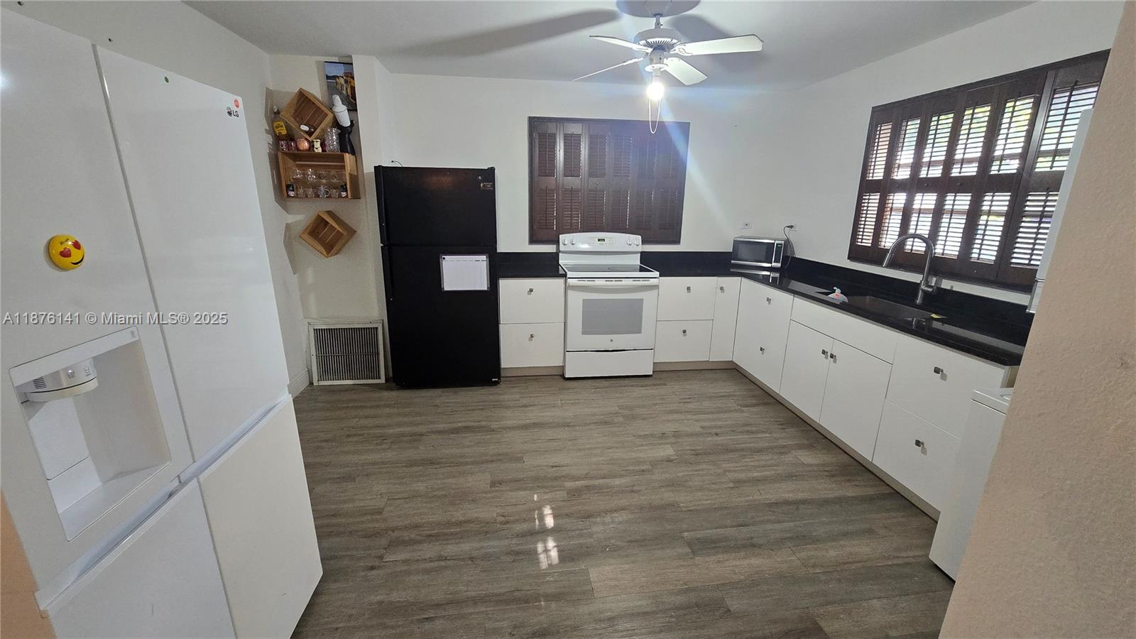 LAUREL HILL PARK - Residential Lease