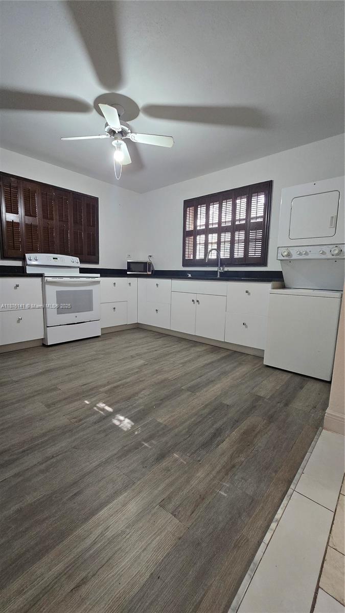 LAUREL HILL PARK - Residential Lease