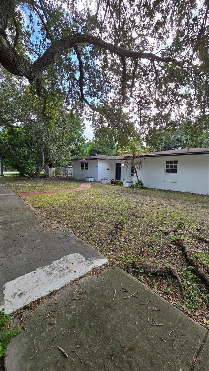 LAUREL HILL PARK - Residential Lease