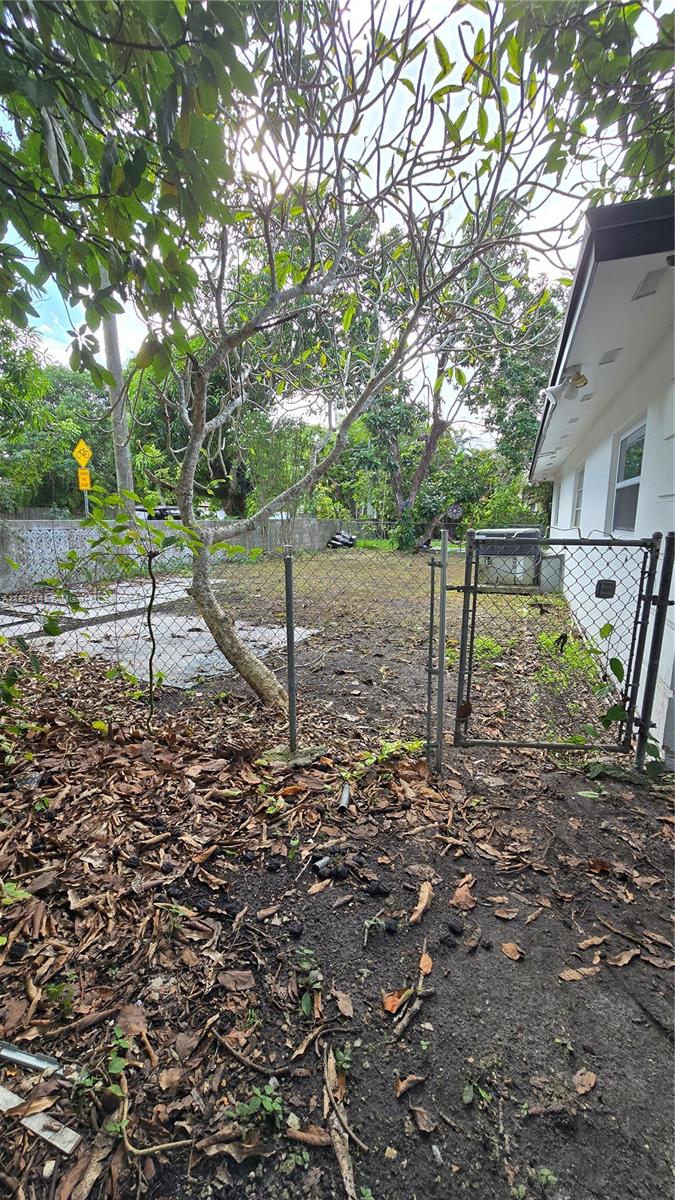 LAUREL HILL PARK - Residential Lease