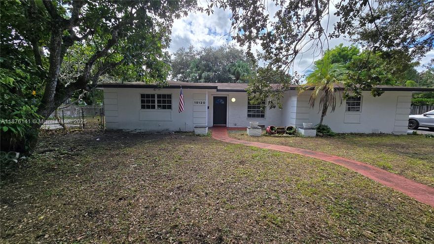 Corner property, 2-Bedroom, 1-Bathroom, conveniently located in Palmetto Bay. Washer & Dryer. Pet allowed. Big patio. Water & Electricity included. Only 1st Month & One Month's Security Deposit.