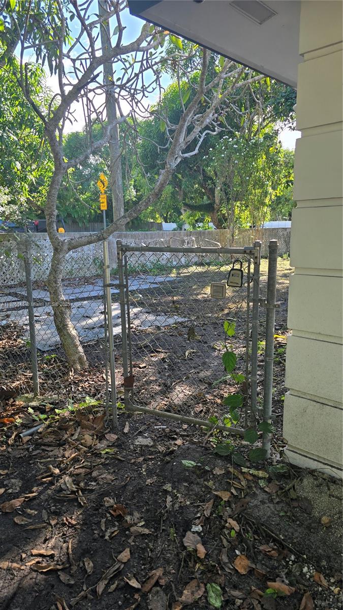 LAUREL HILL PARK - Residential Lease