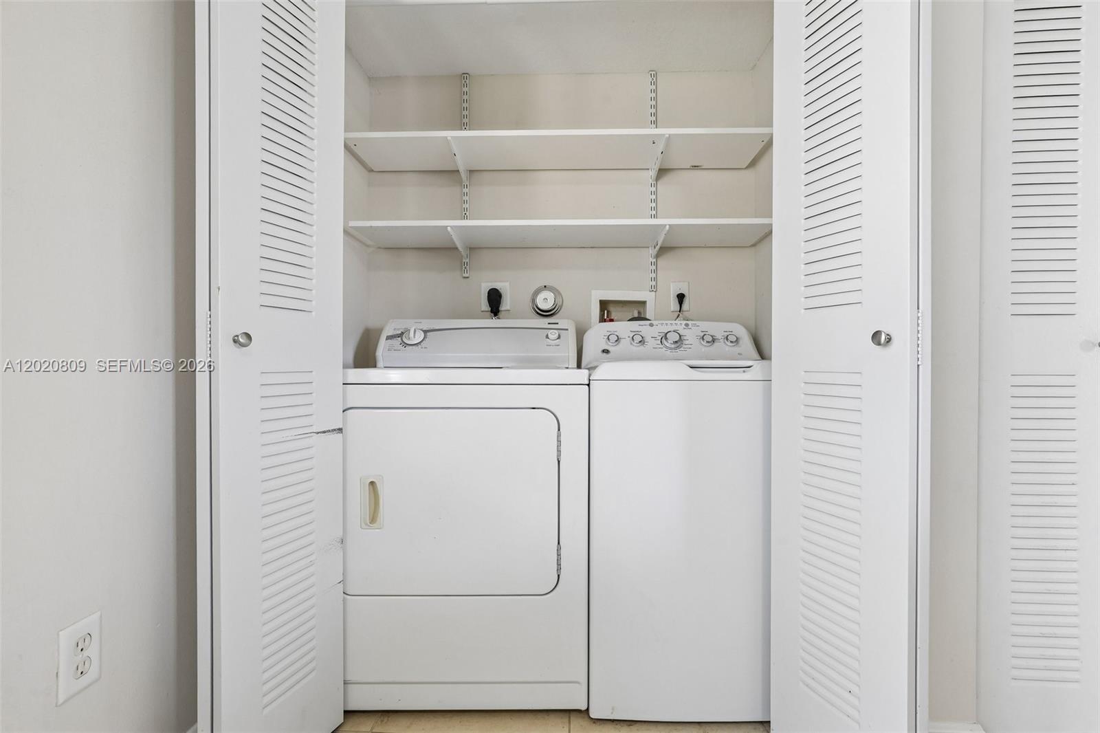 JASMINE LAKES II CONDO - Residential