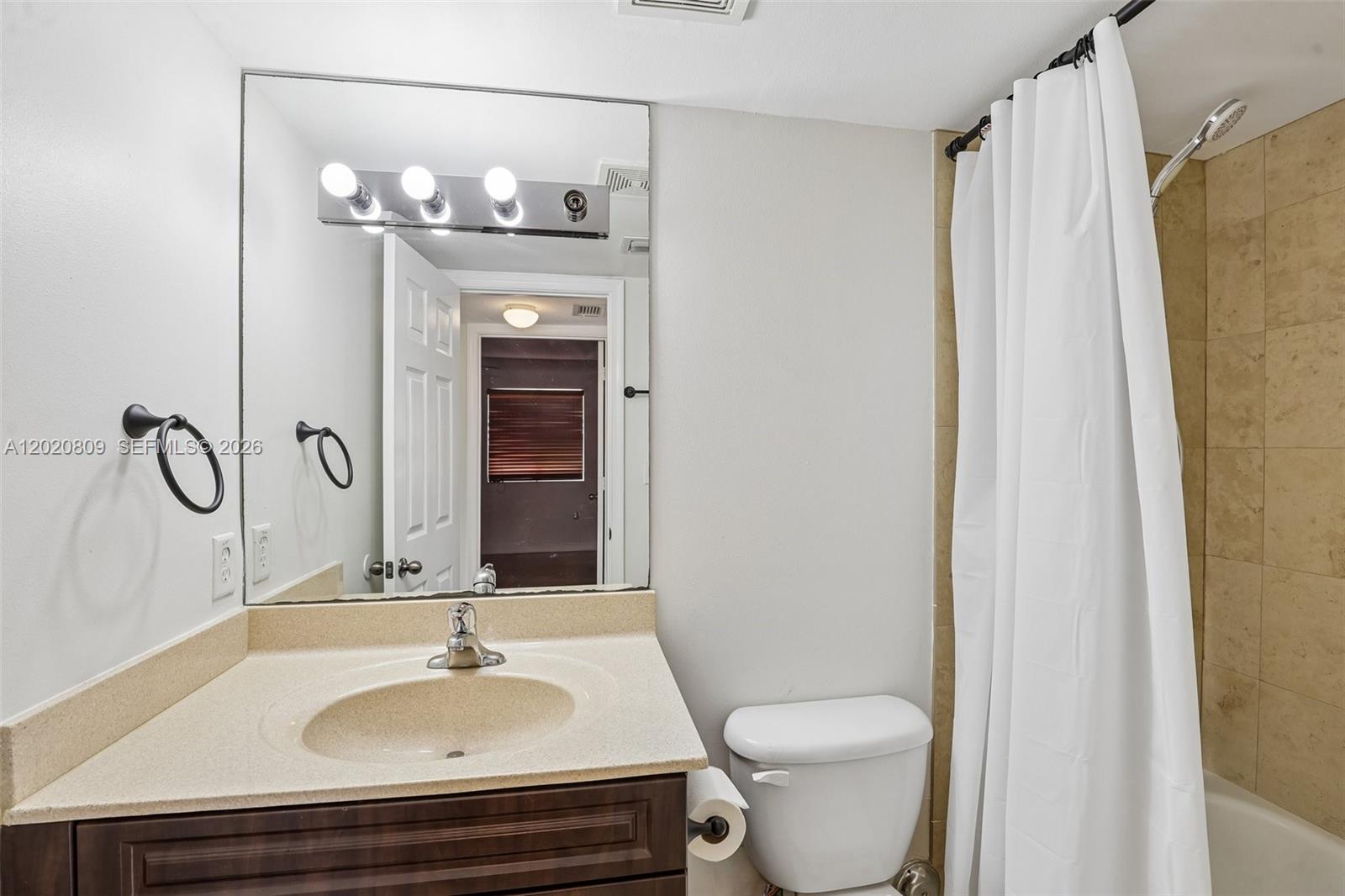 JASMINE LAKES II CONDO - Residential
