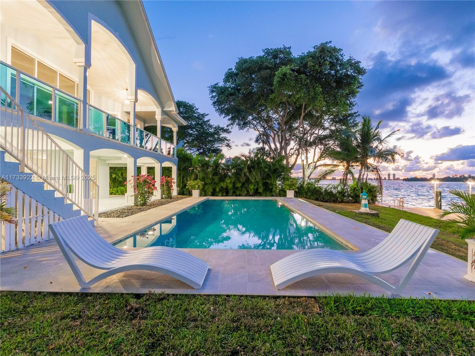 BELLE MEADE ISLAND - Residential