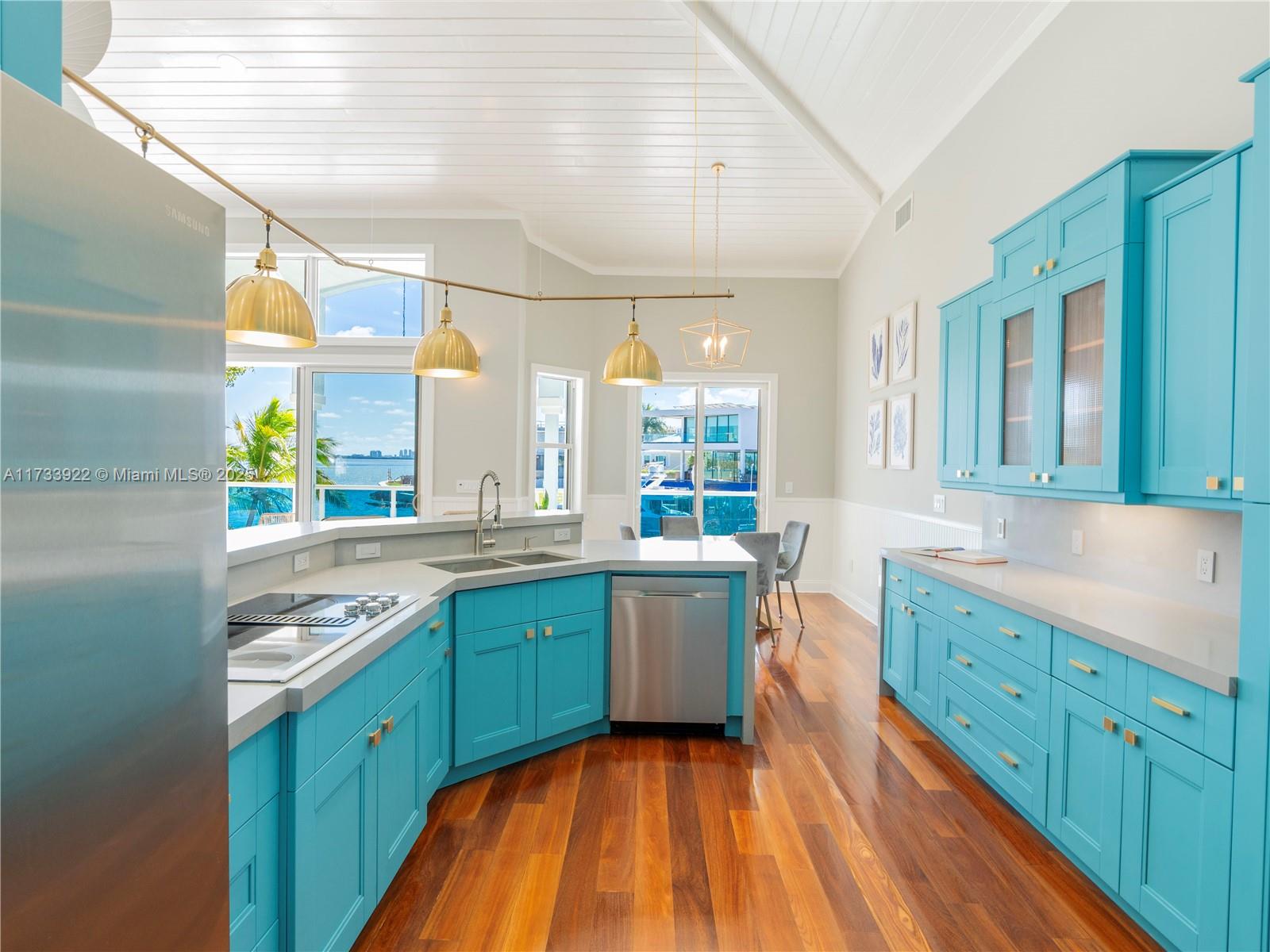 BELLE MEADE ISLAND - Residential