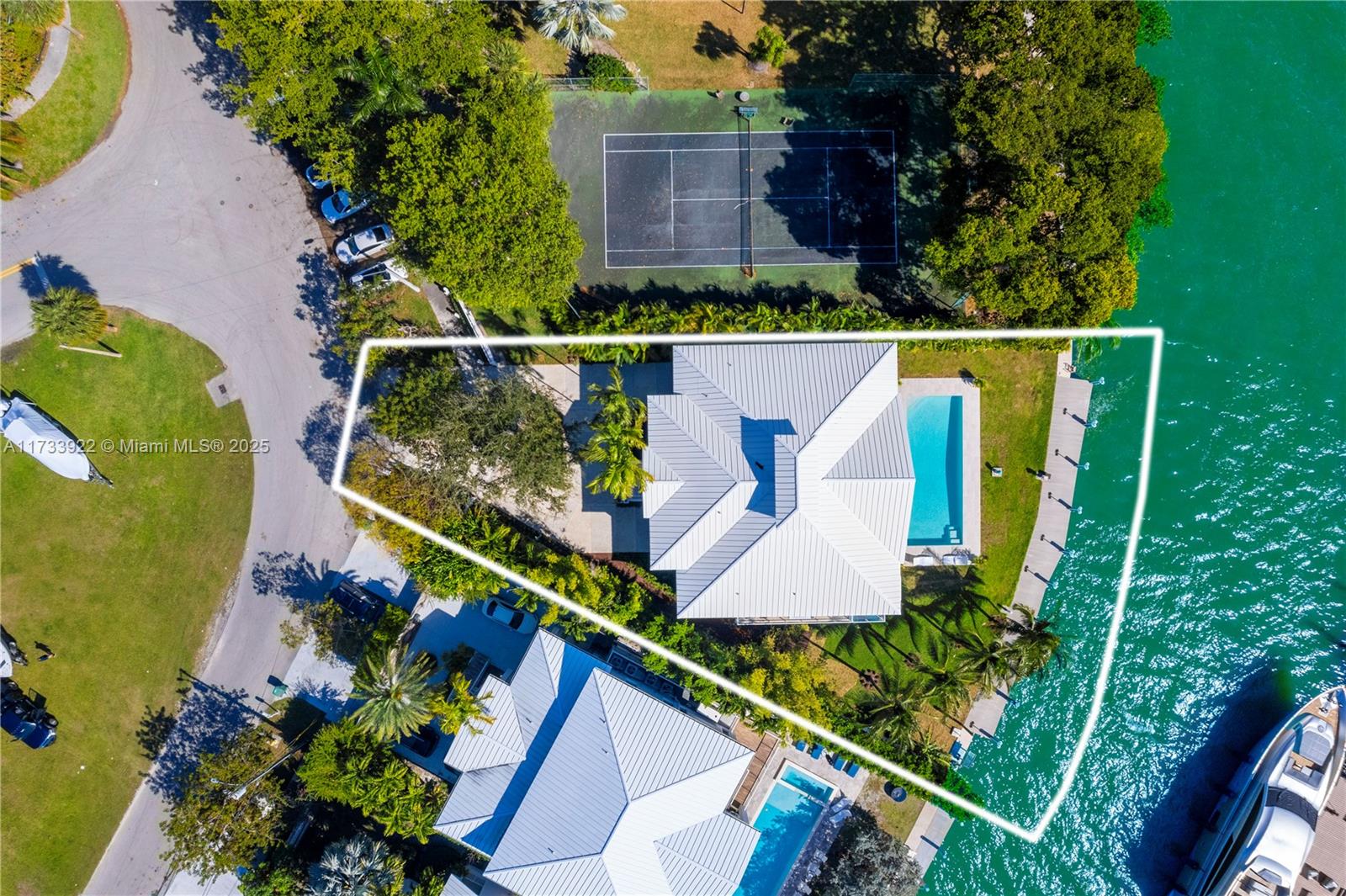 BELLE MEADE ISLAND - Residential
