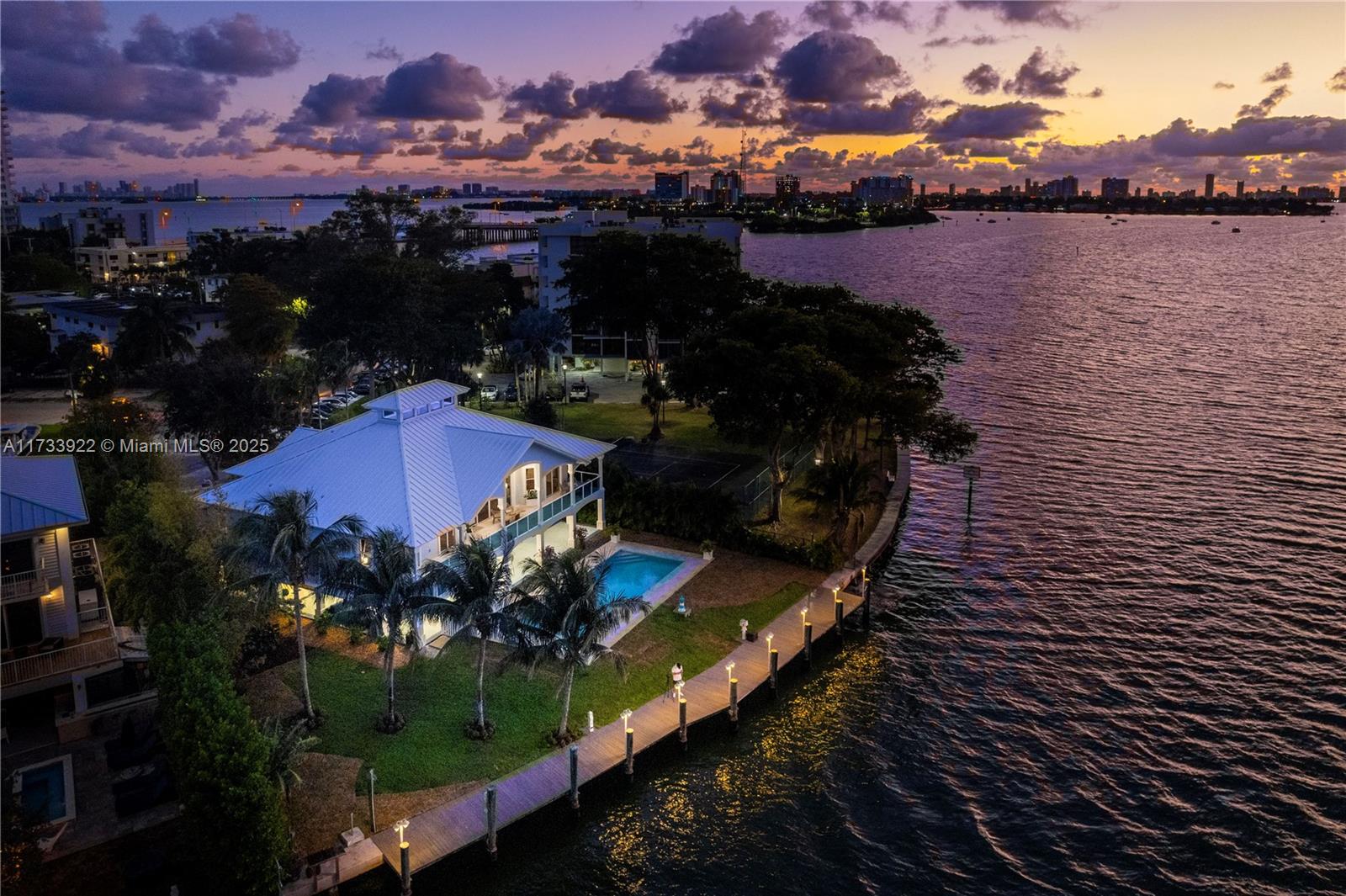 BELLE MEADE ISLAND - Residential