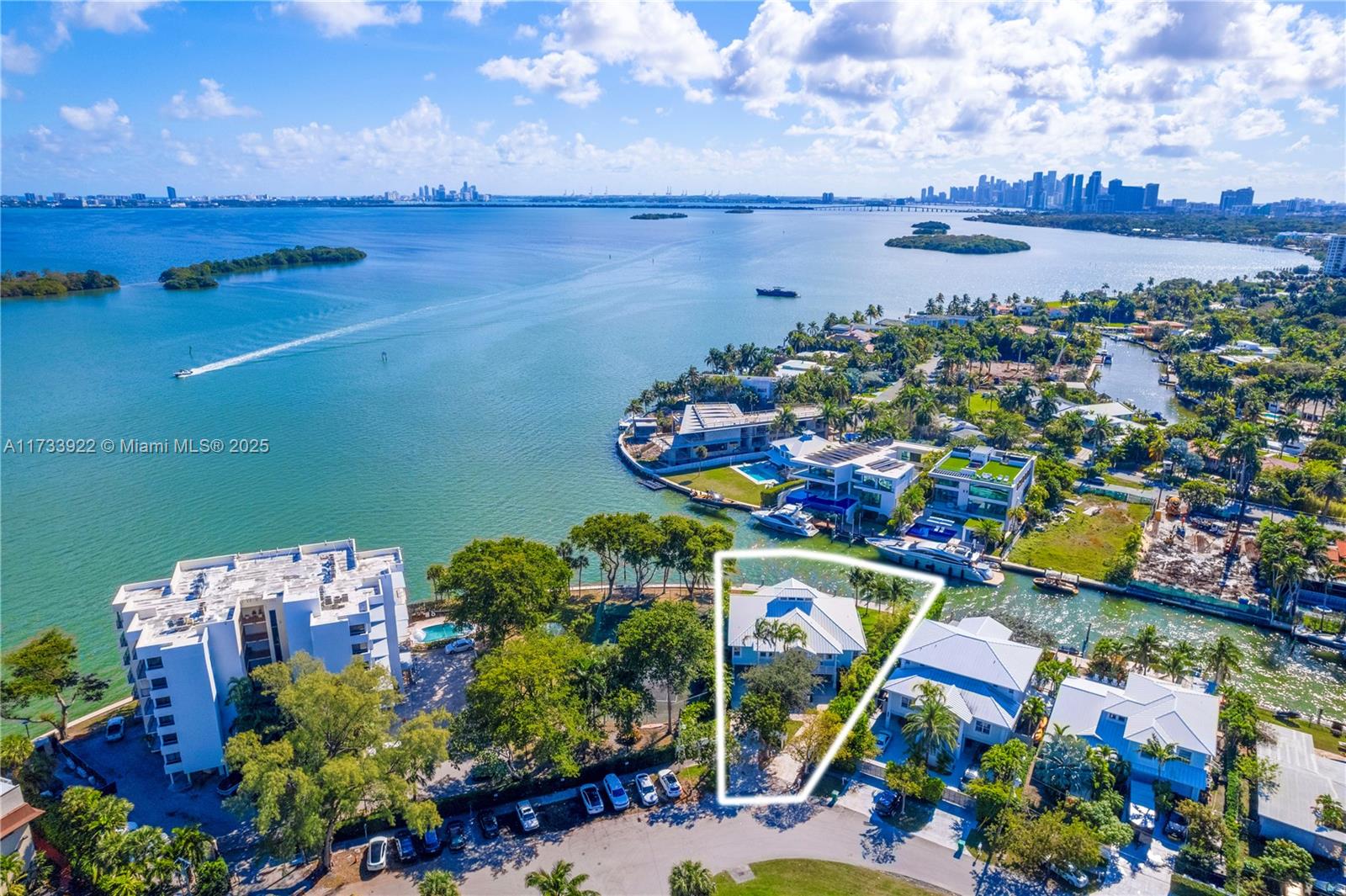 BELLE MEADE ISLAND - Residential