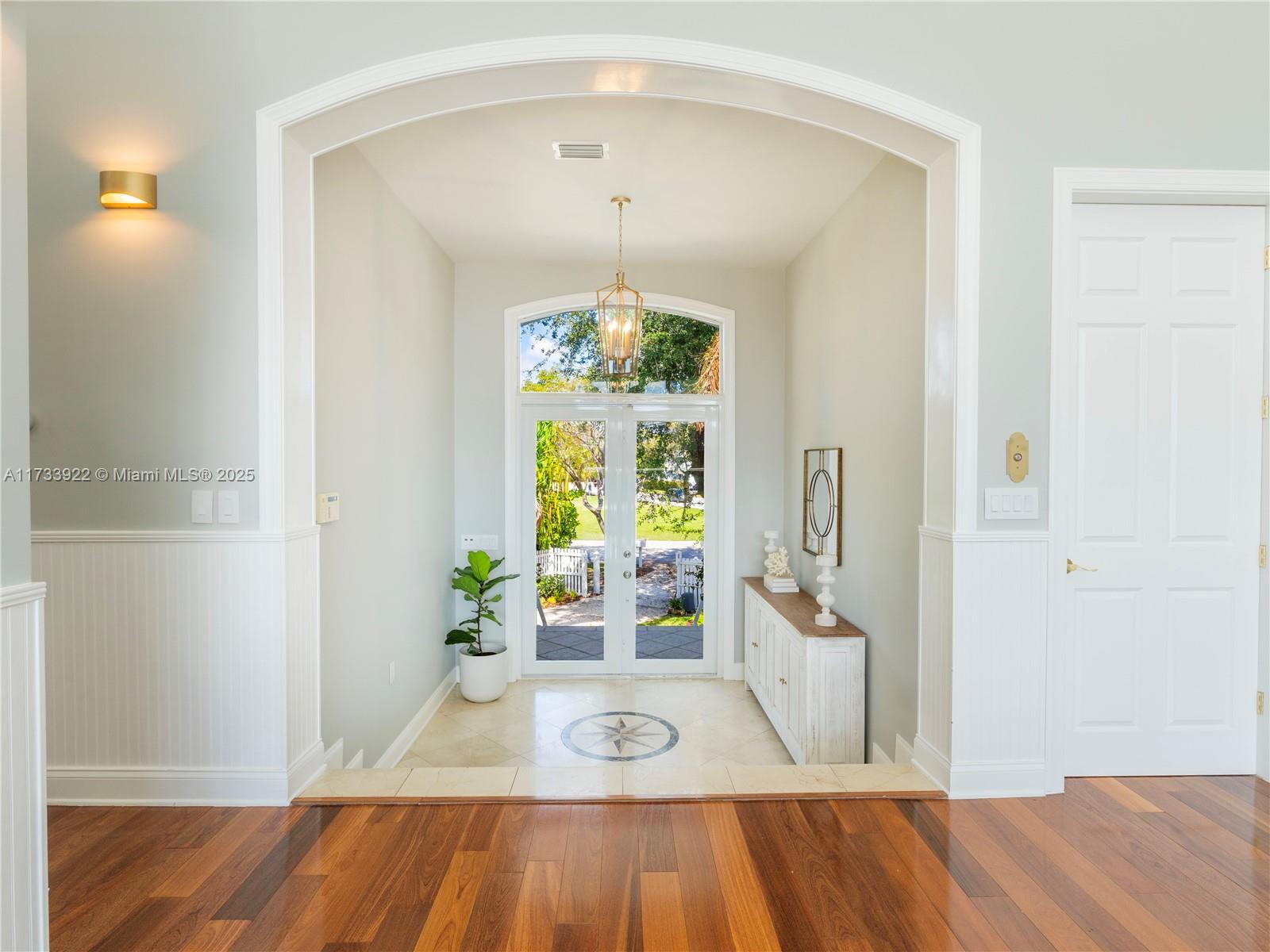 BELLE MEADE ISLAND - Residential