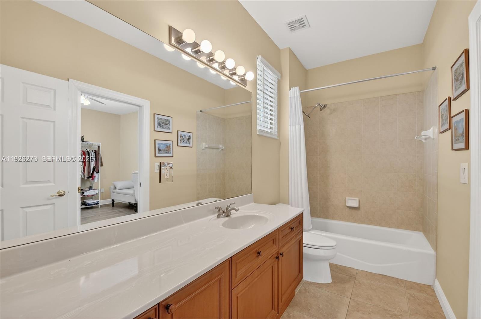 PARROT COVE - Residential