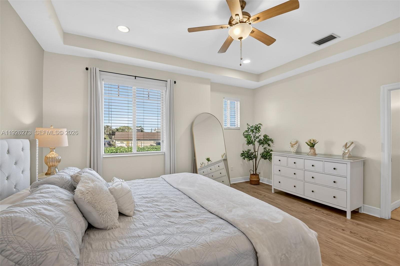 PARROT COVE - Residential