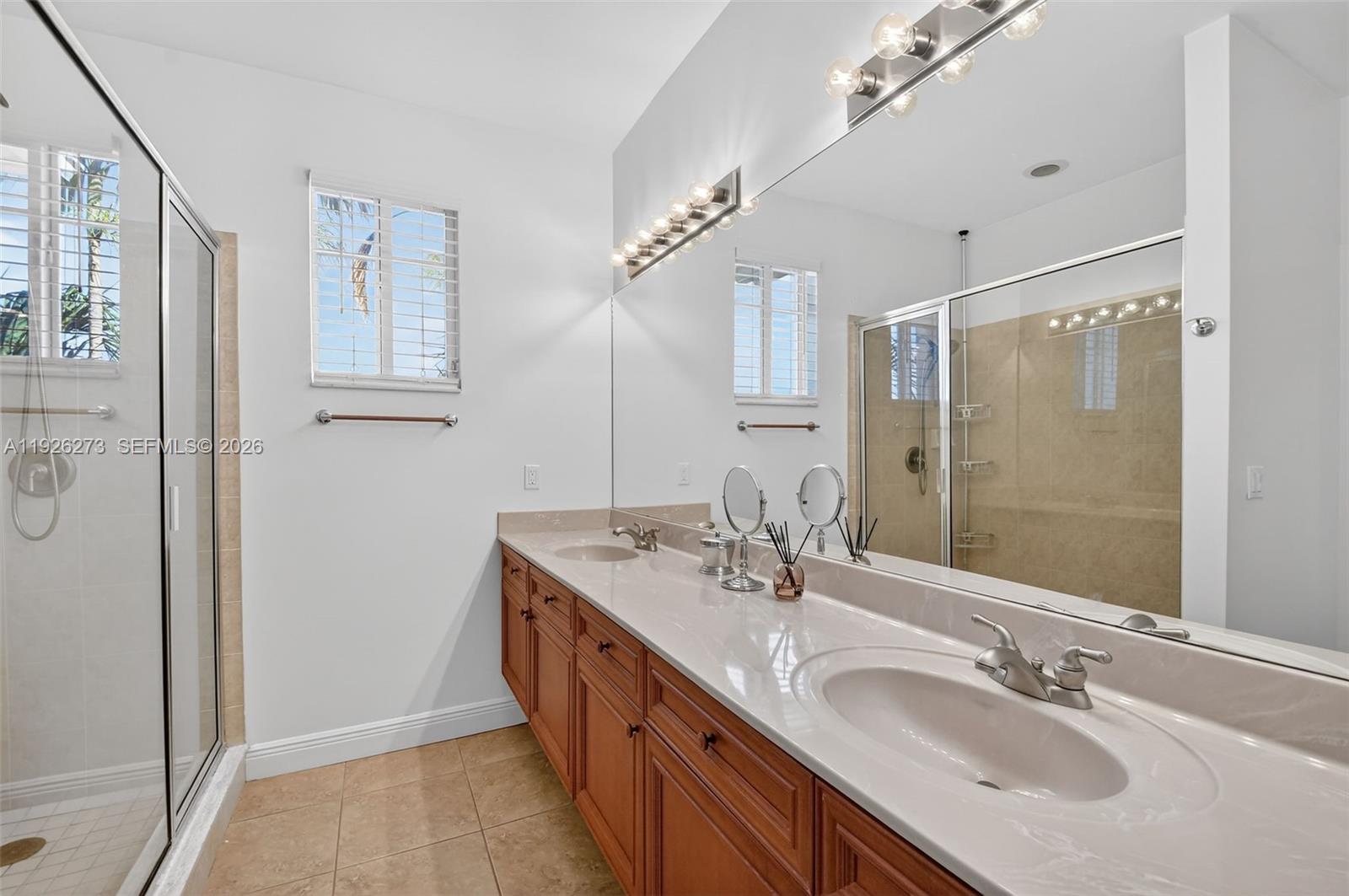 PARROT COVE - Residential