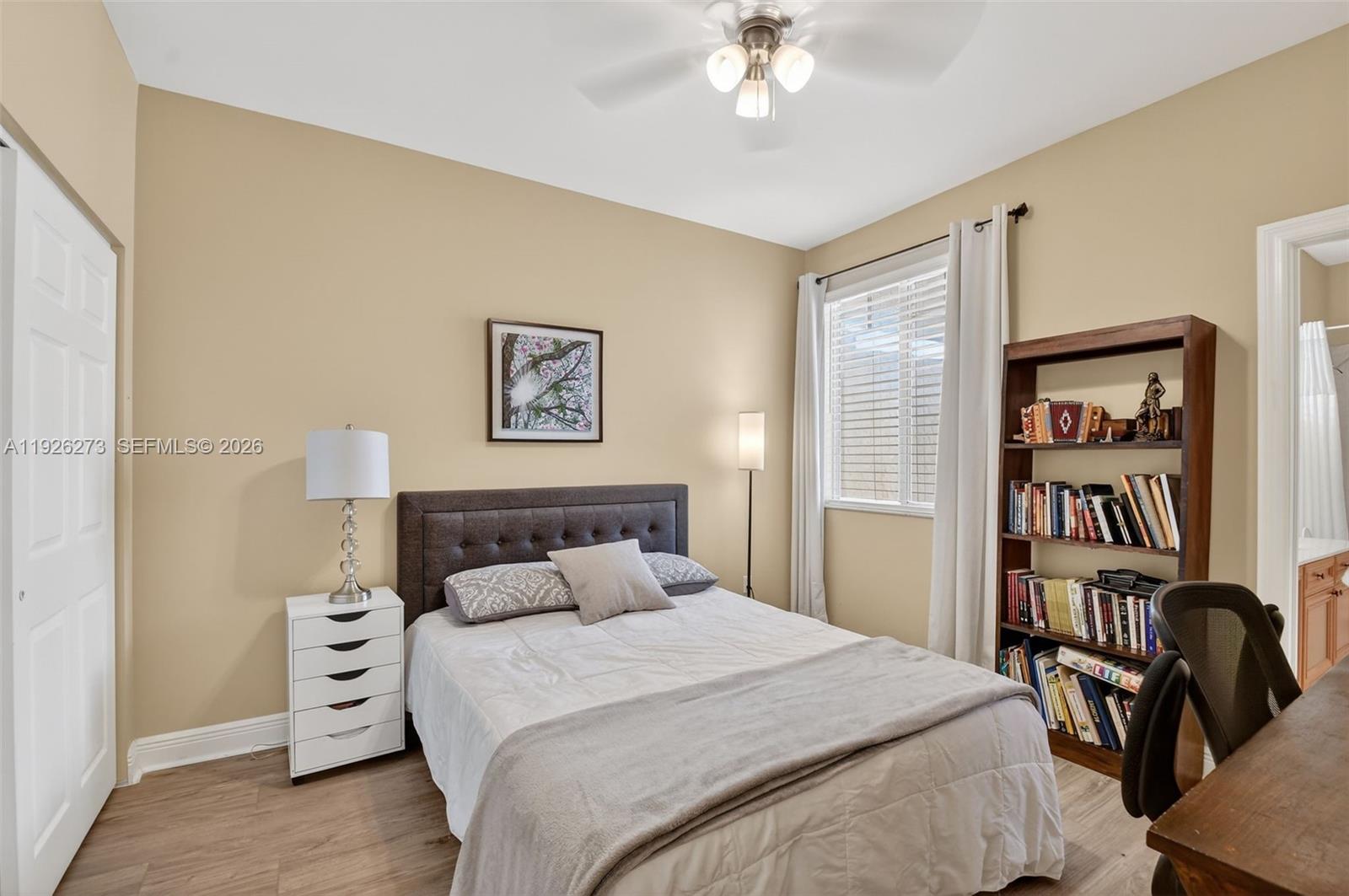 PARROT COVE - Residential