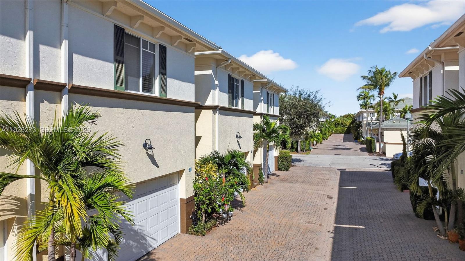 PARROT COVE - Residential