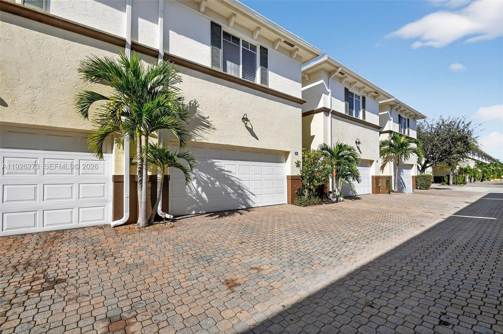 PARROT COVE - Residential