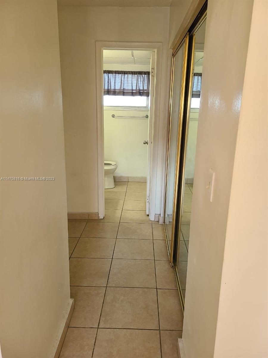LAUDERDALE OAKS CONDO 10 - Residential