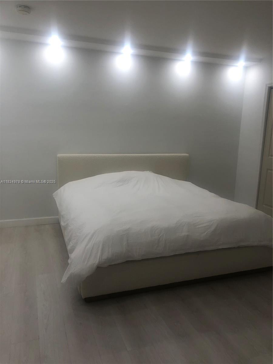 10185 Collins Ave 309