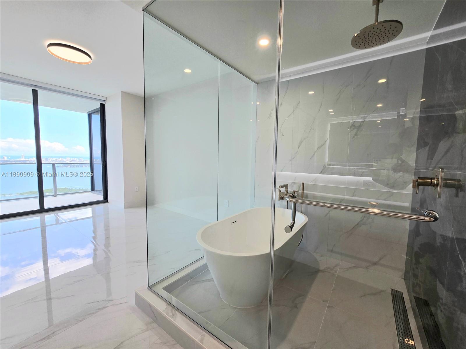 ARIA RESERVE - Residential Lease