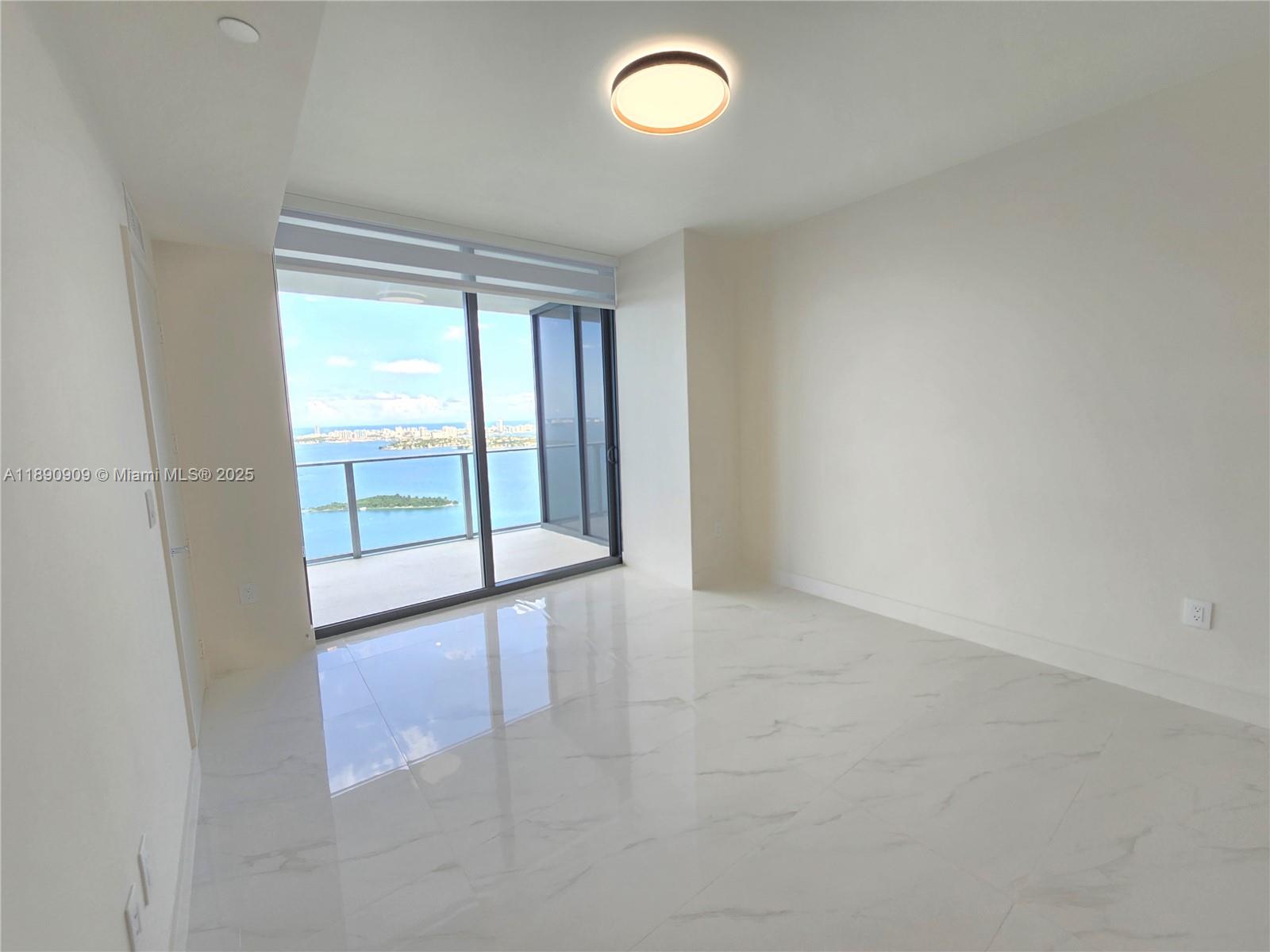 ARIA RESERVE - Residential Lease