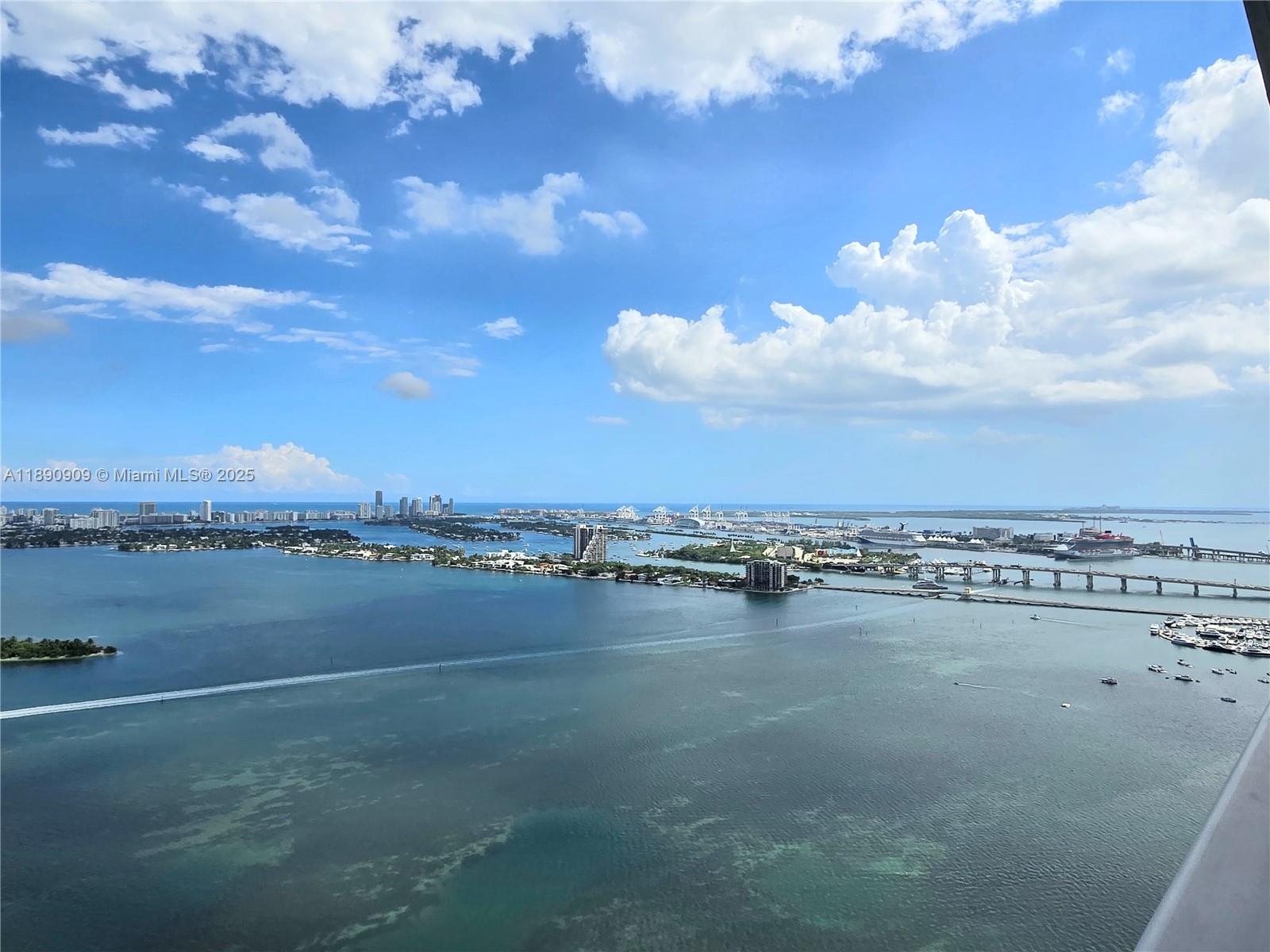 ARIA RESERVE - Residential Lease