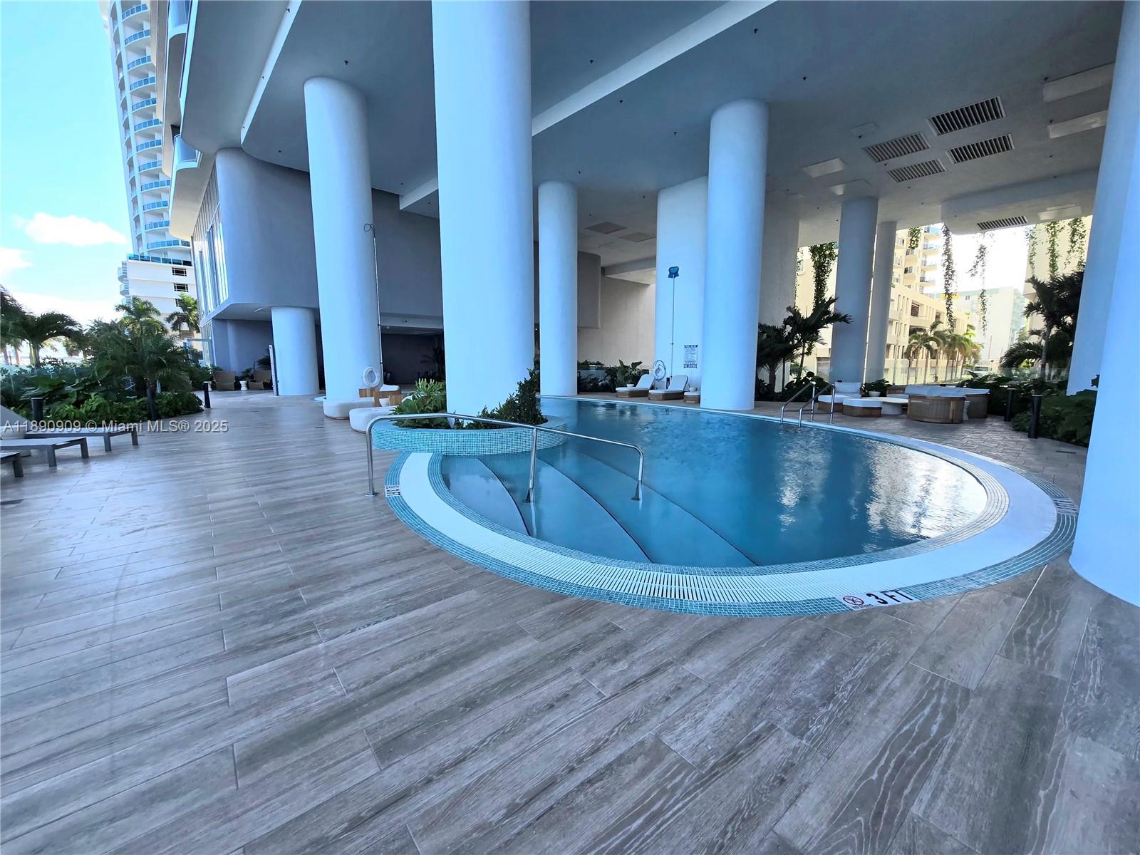 ARIA RESERVE - Residential Lease