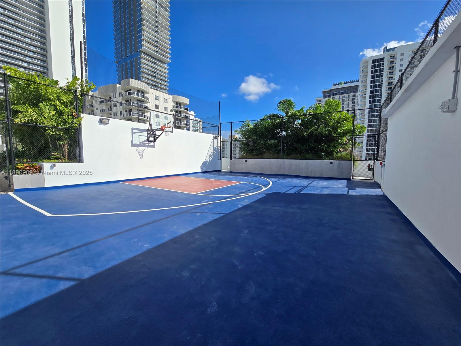 ARIA RESERVE - Residential Lease