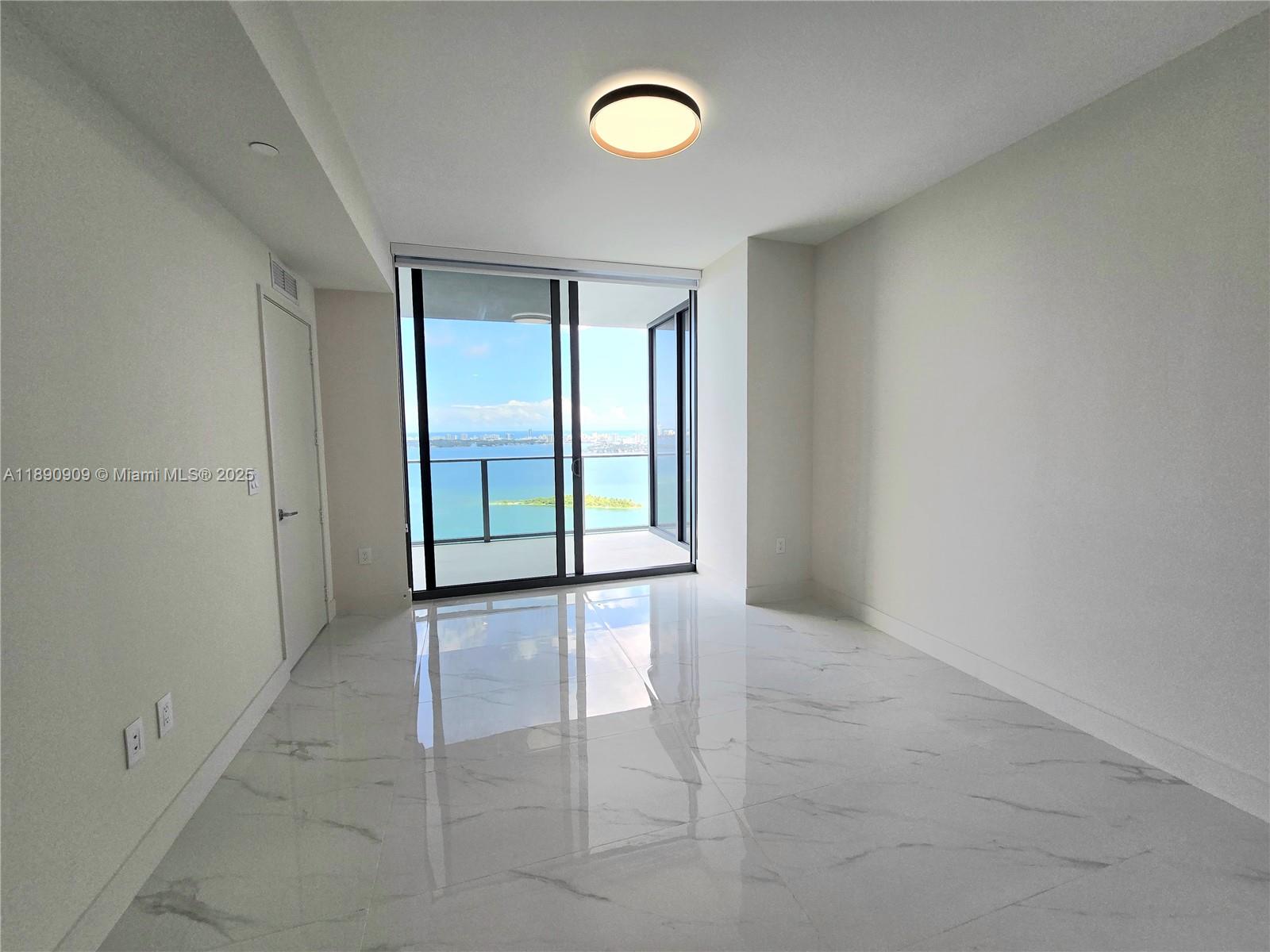ARIA RESERVE - Residential Lease