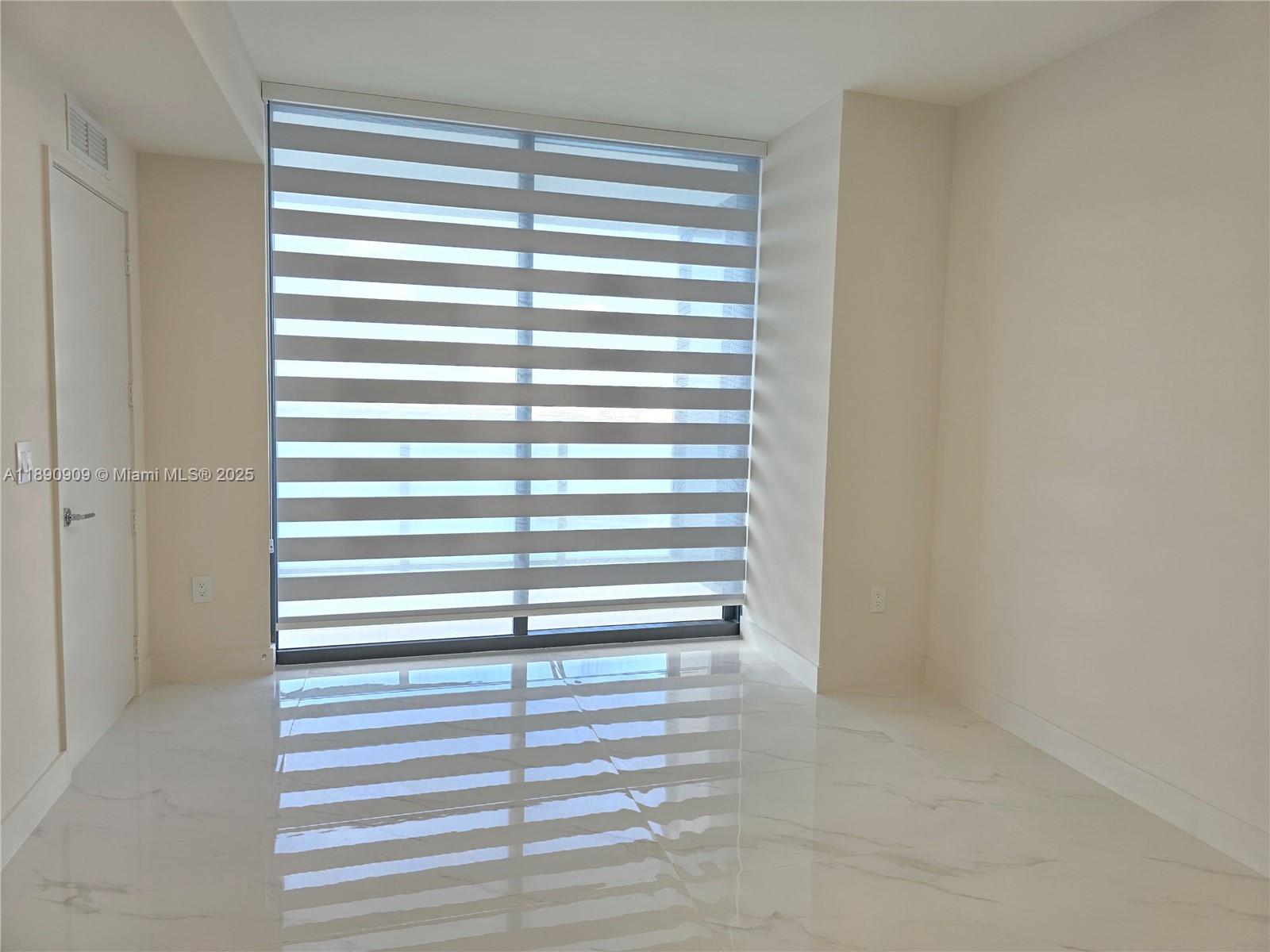 ARIA RESERVE - Residential Lease