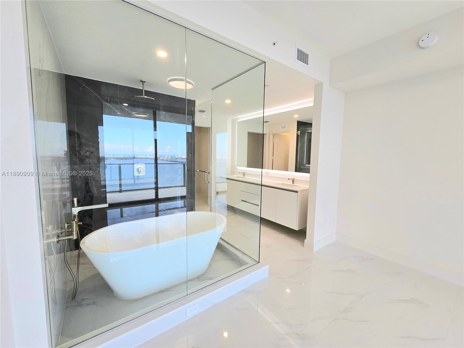 ARIA RESERVE - Residential Lease