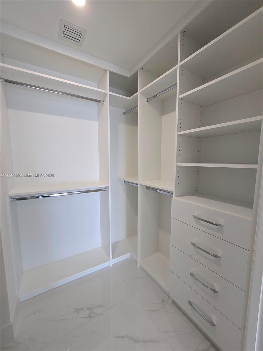 ARIA RESERVE - Residential Lease