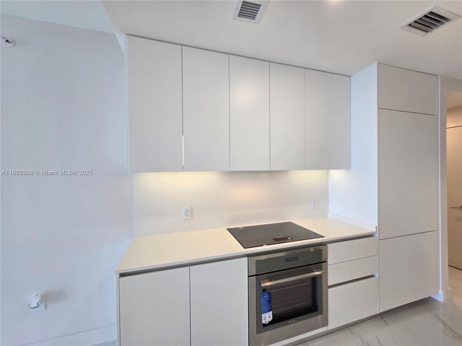 ARIA RESERVE - Residential Lease