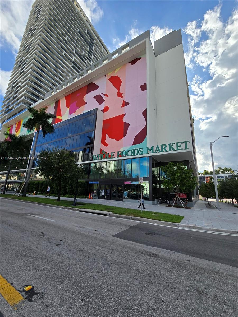 ARIA RESERVE - Residential Lease