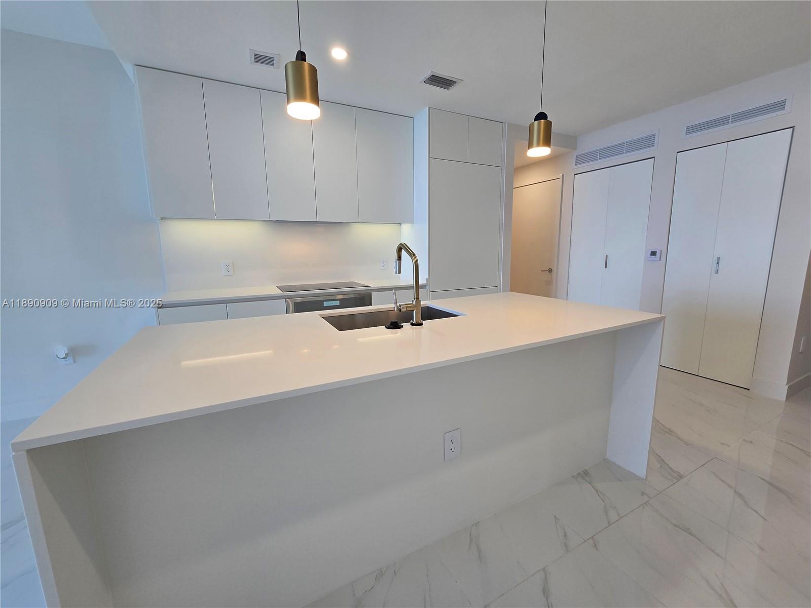 ARIA RESERVE - Residential Lease