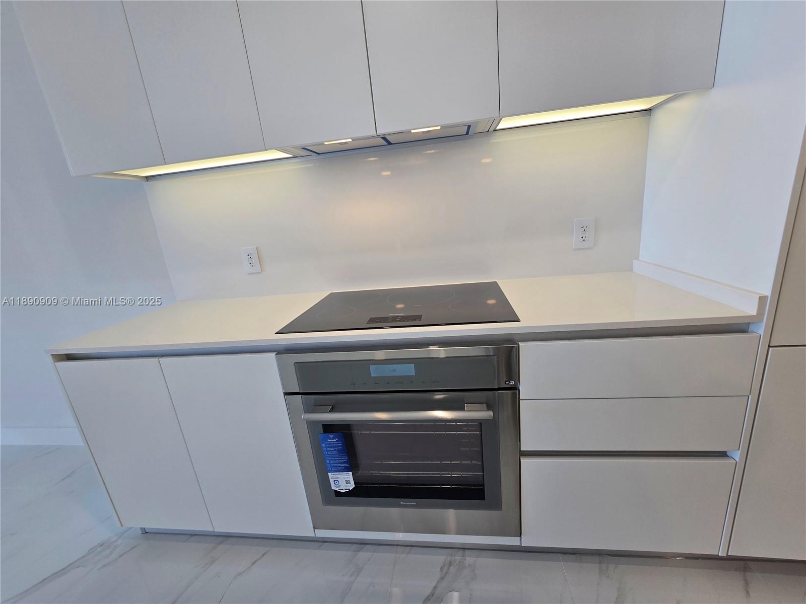 ARIA RESERVE - Residential Lease