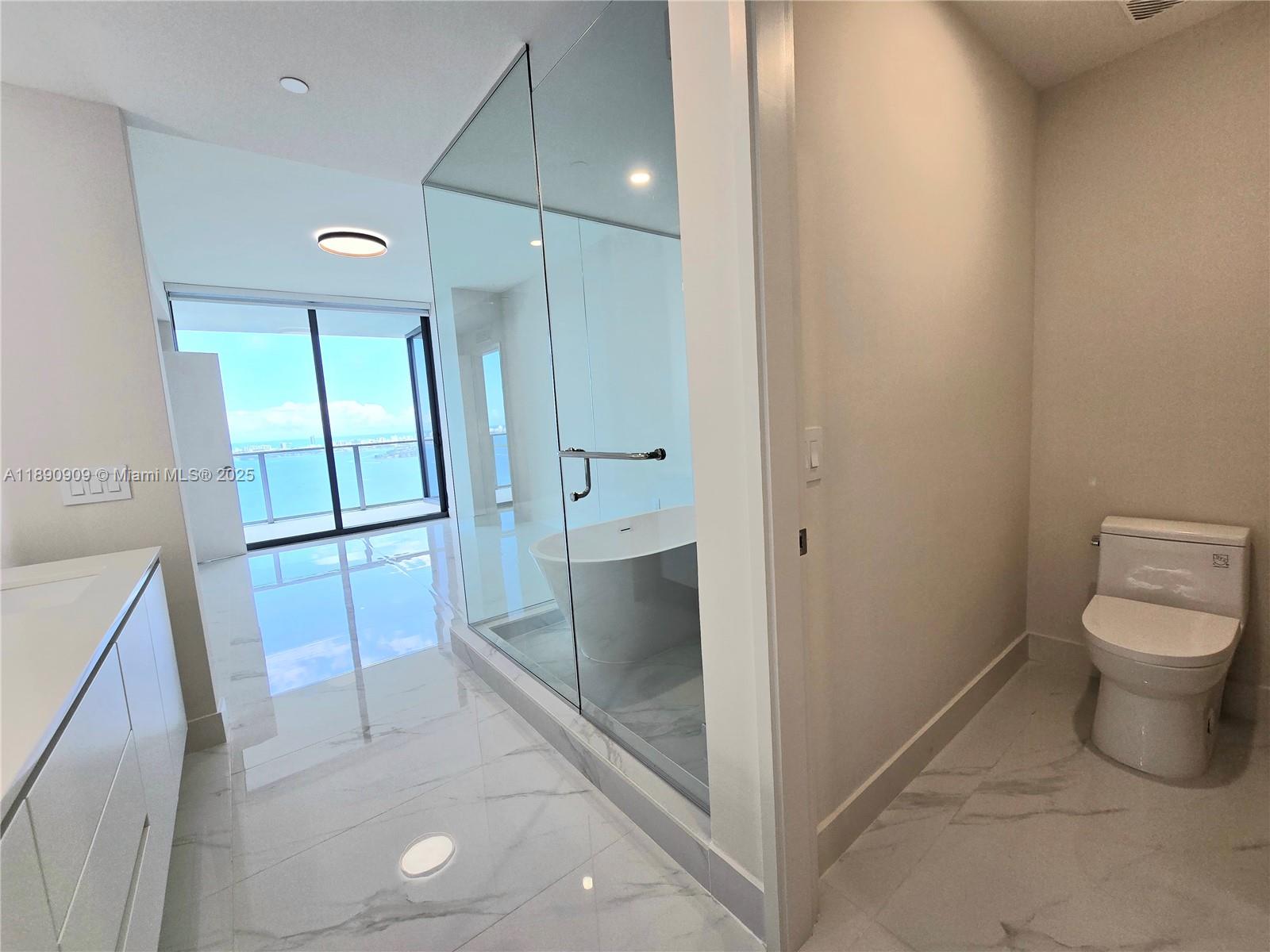 ARIA RESERVE - Residential Lease