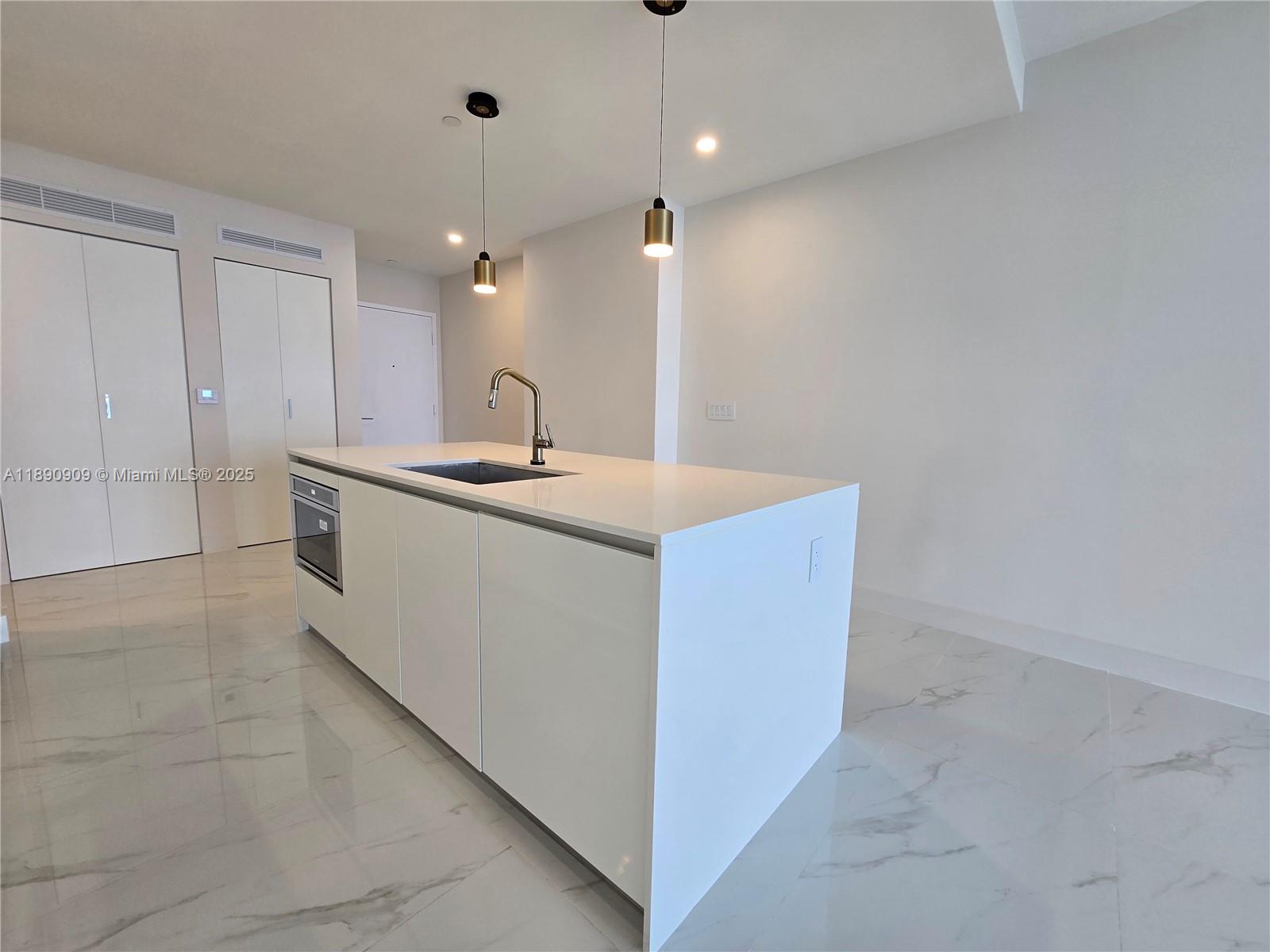 ARIA RESERVE - Residential Lease