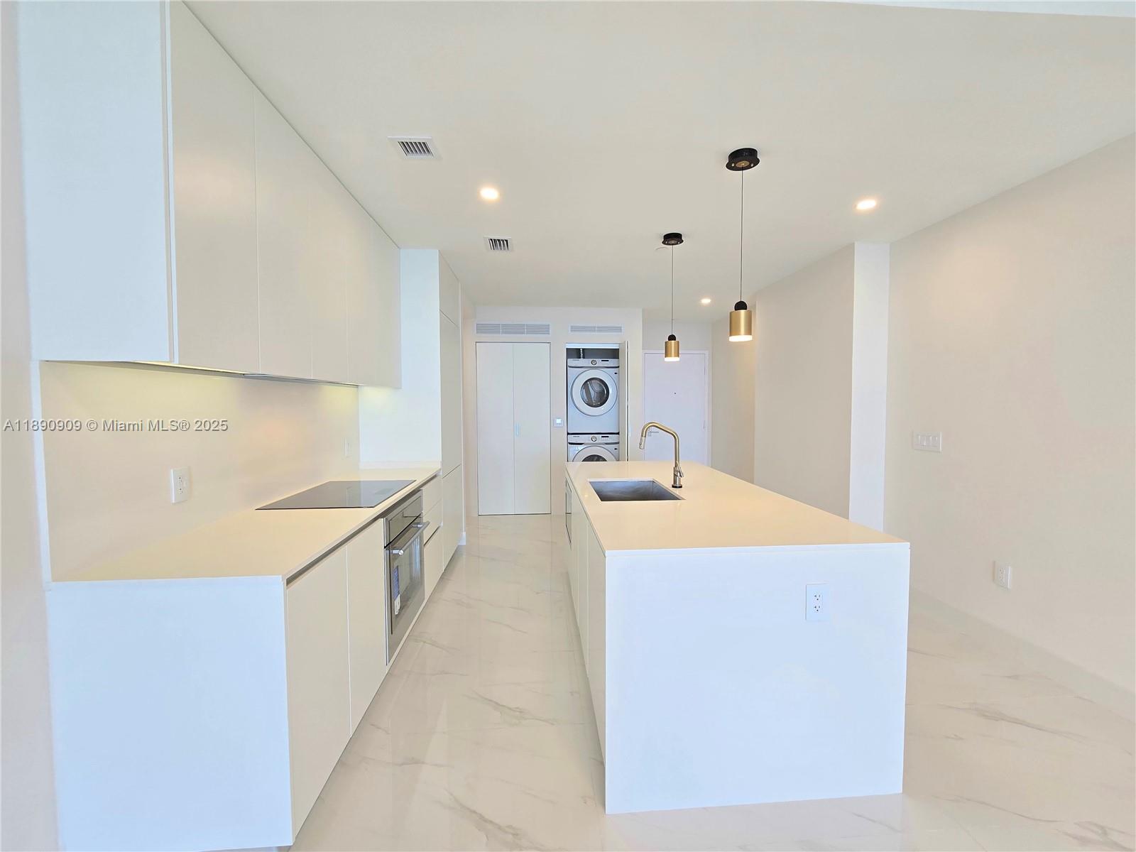 ARIA RESERVE - Residential Lease