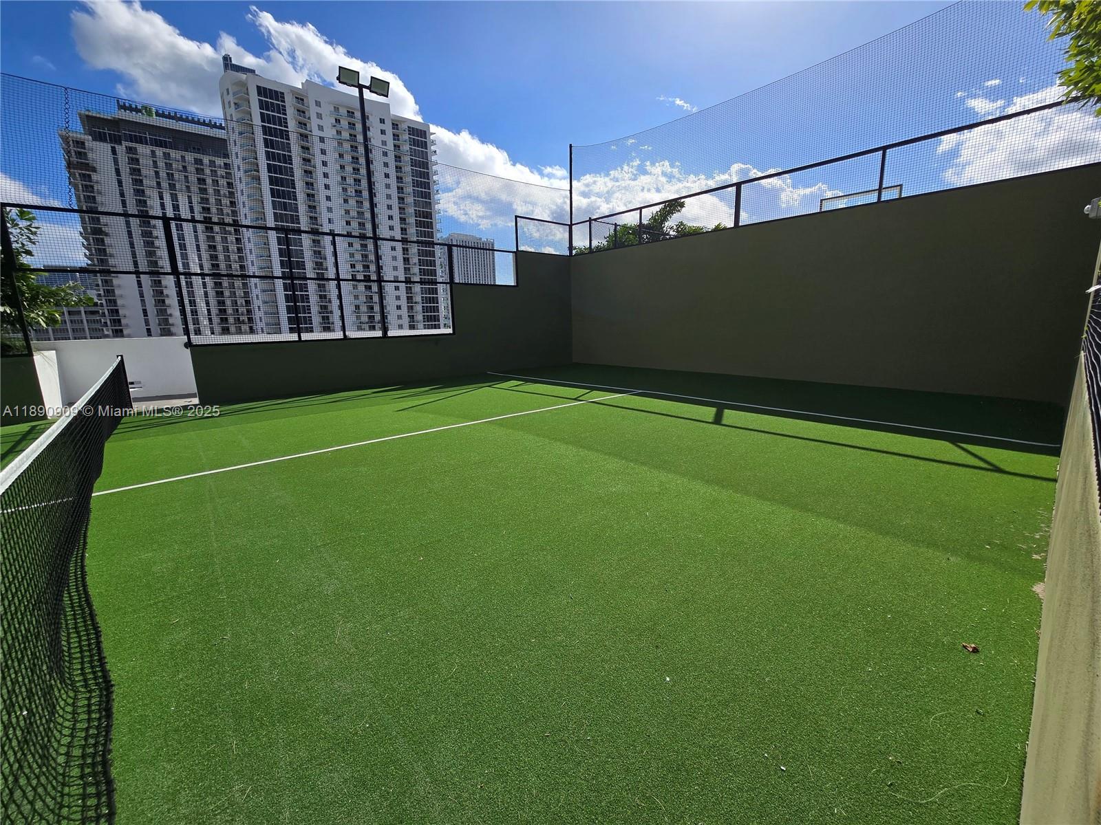 ARIA RESERVE - Residential Lease