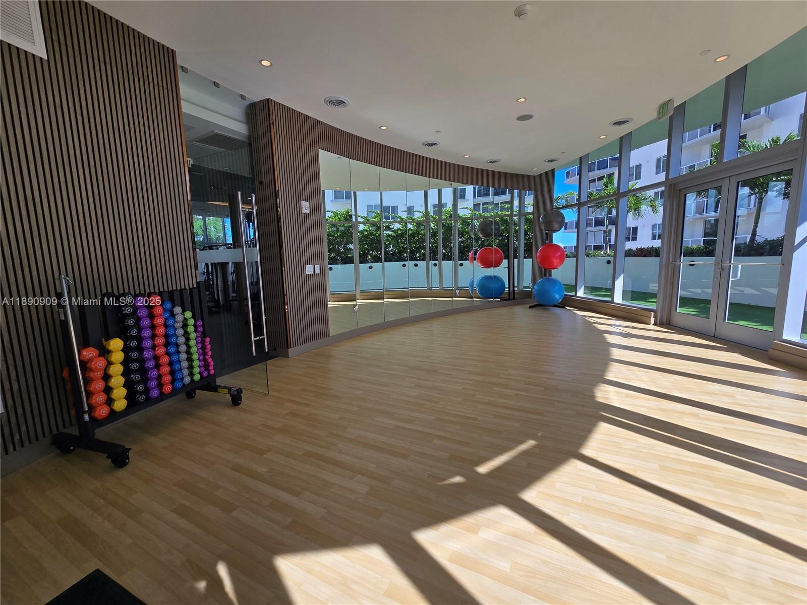 ARIA RESERVE - Residential Lease