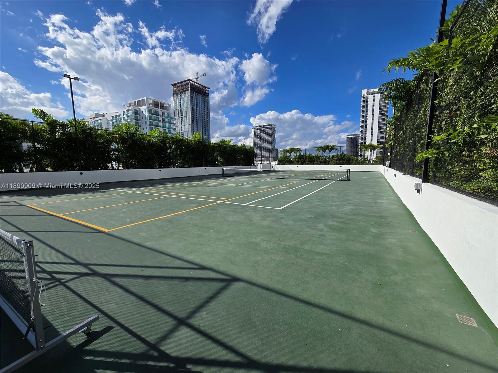 ARIA RESERVE - Residential Lease