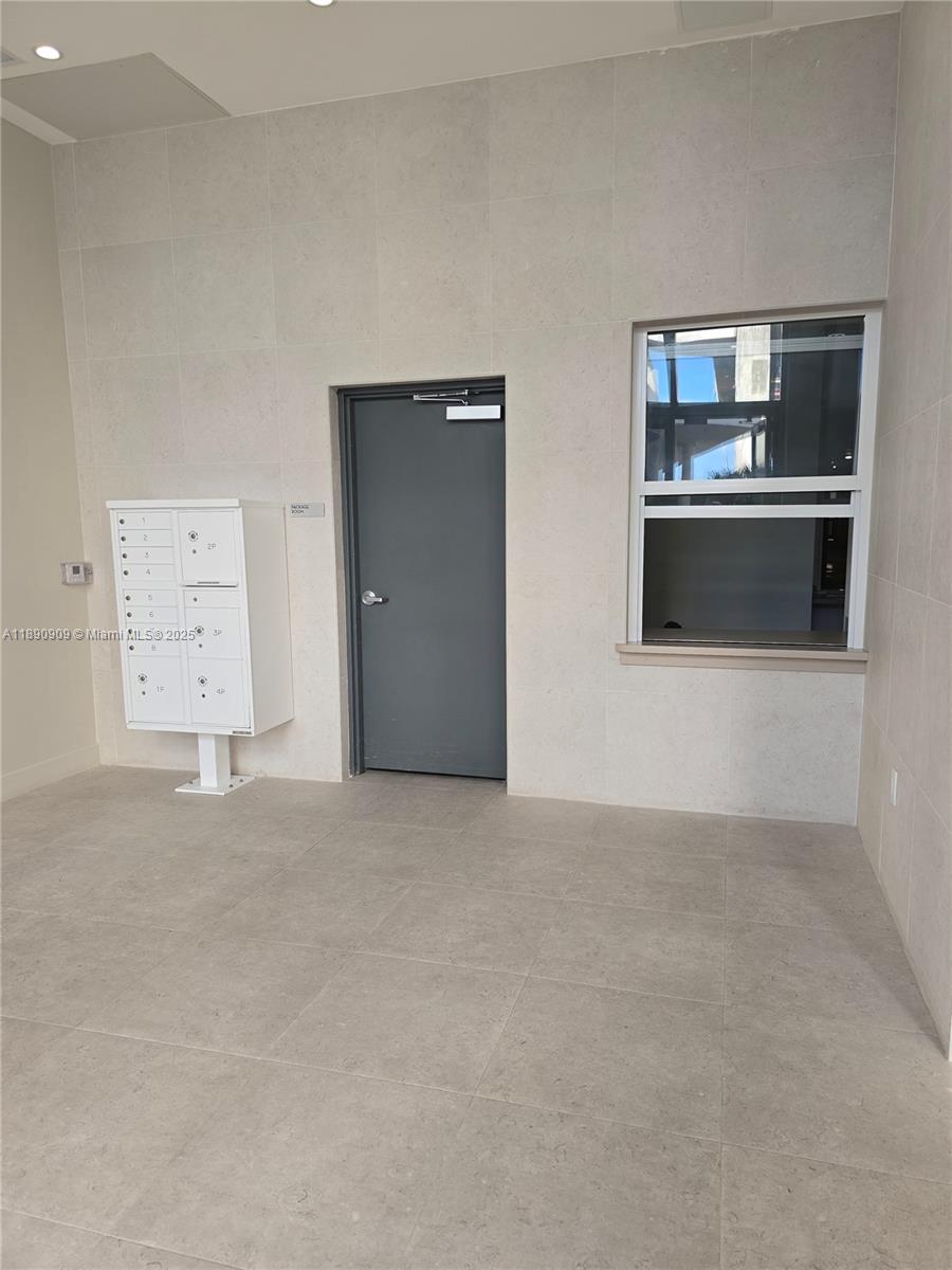 ARIA RESERVE - Residential Lease