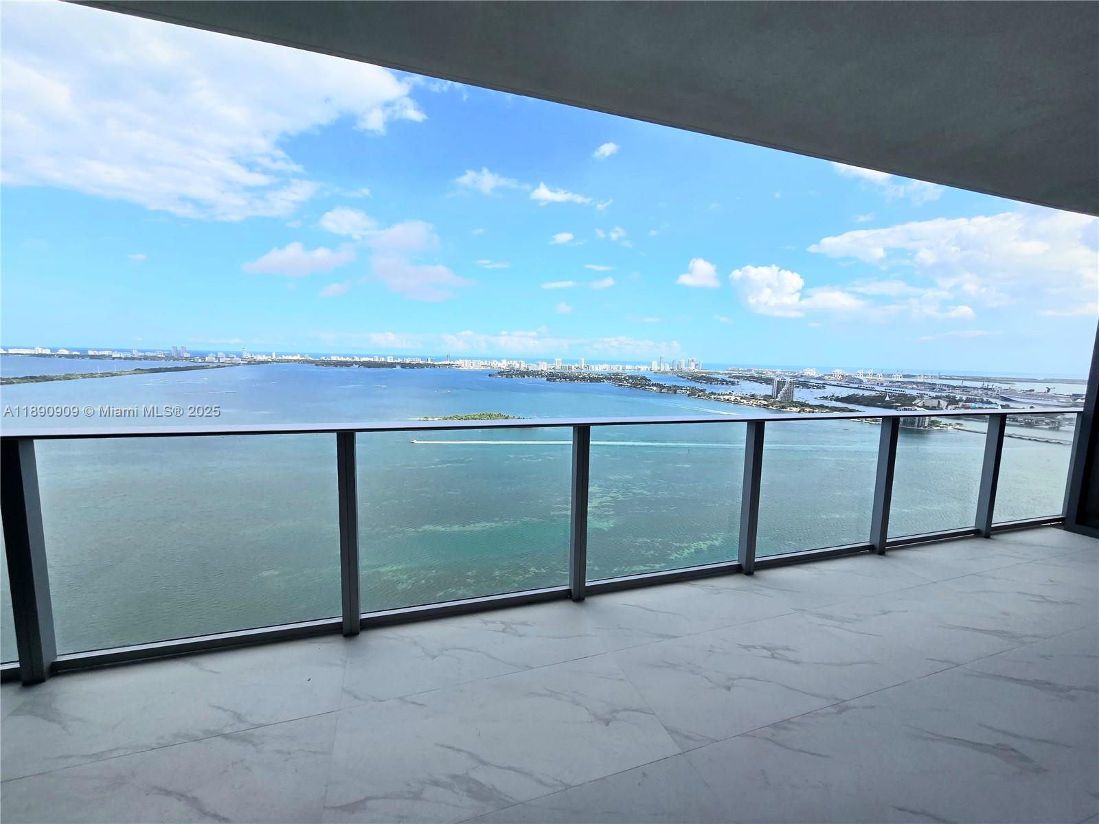ARIA RESERVE - Residential Lease
