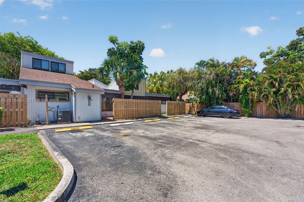 Photo of 1717 NW 73rd Ave #33, Plantation, FL 33313 (MLS # A12016488)