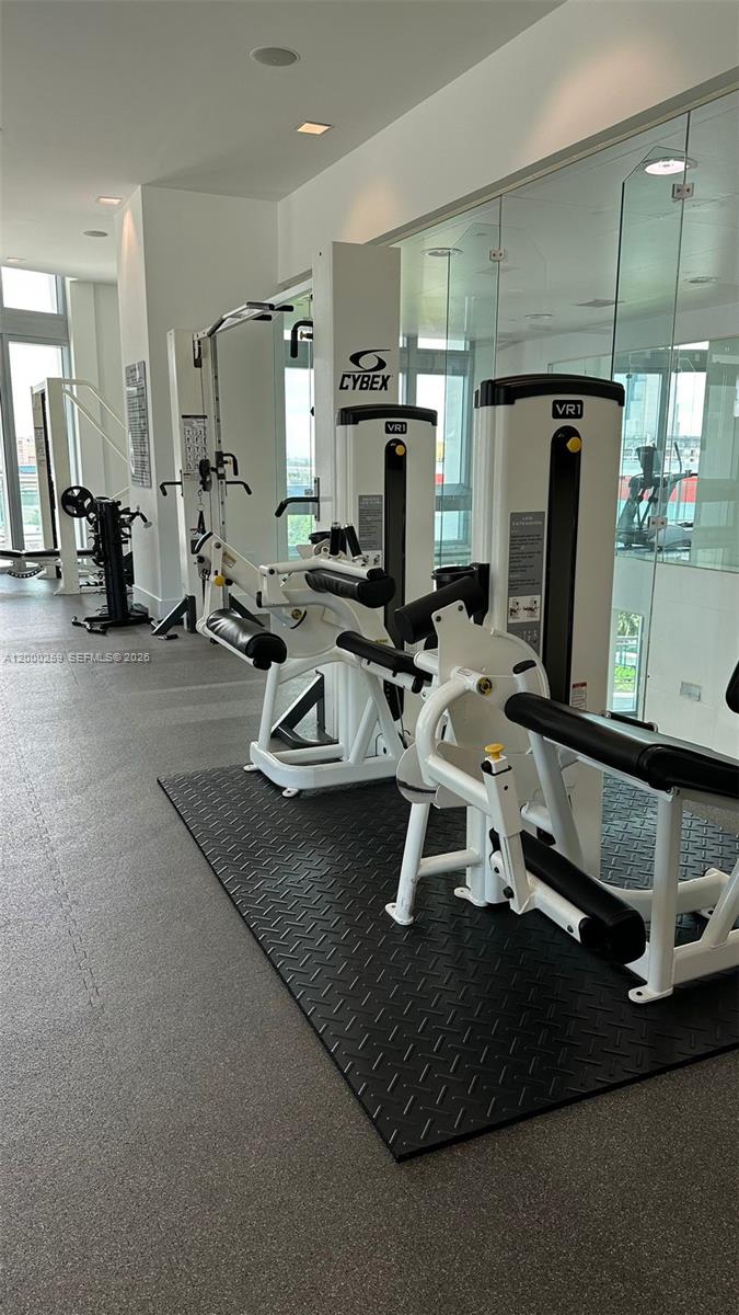 WIND CONDO - Residential