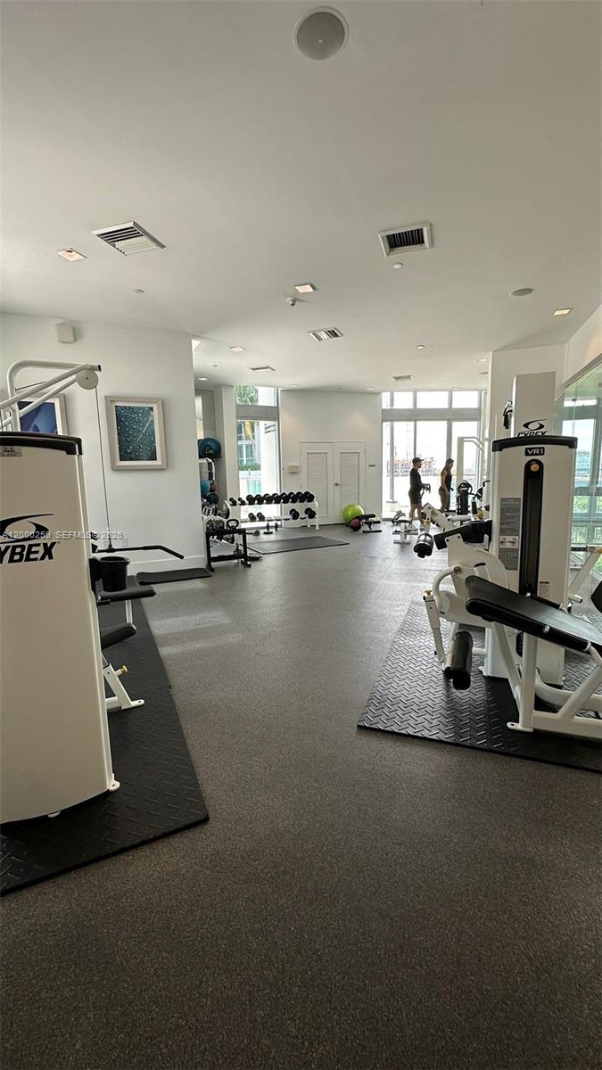 WIND CONDO - Residential