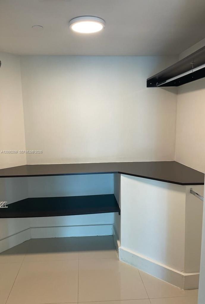 WIND CONDO - Residential