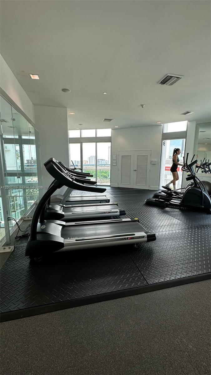 WIND CONDO - Residential